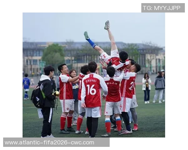 足球htw带你领略世界足球盛宴尽享激情与荣耀的赛场体验 足球htw带你领略世界足球盛宴尽享激情与荣耀的赛场体验