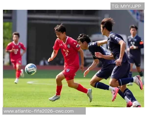 足球比赛着装的艺术与规则解析如何选择合适的装备提升比赛表现与观赏体验